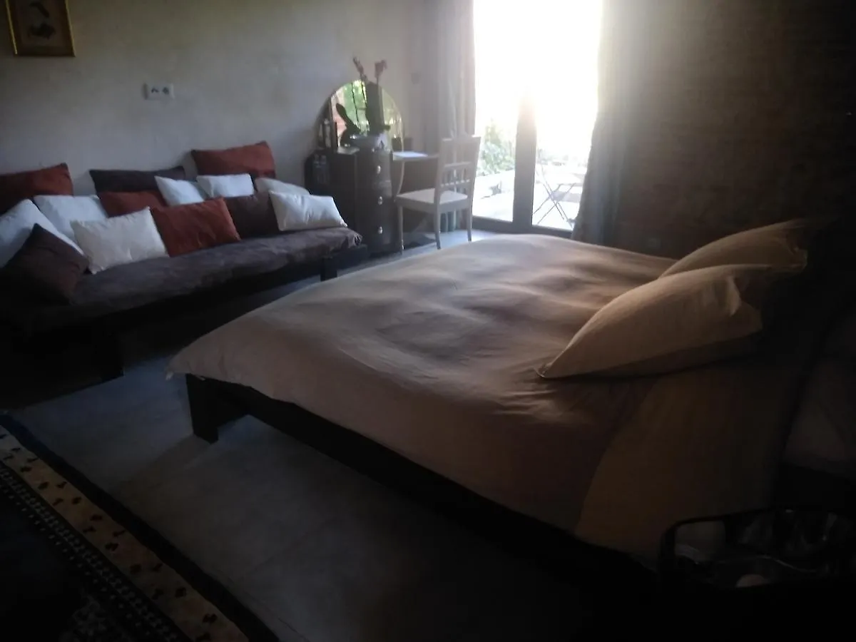 Domaine La Baronne Bed & Breakfast Buzet-sur-Tarn 0*,