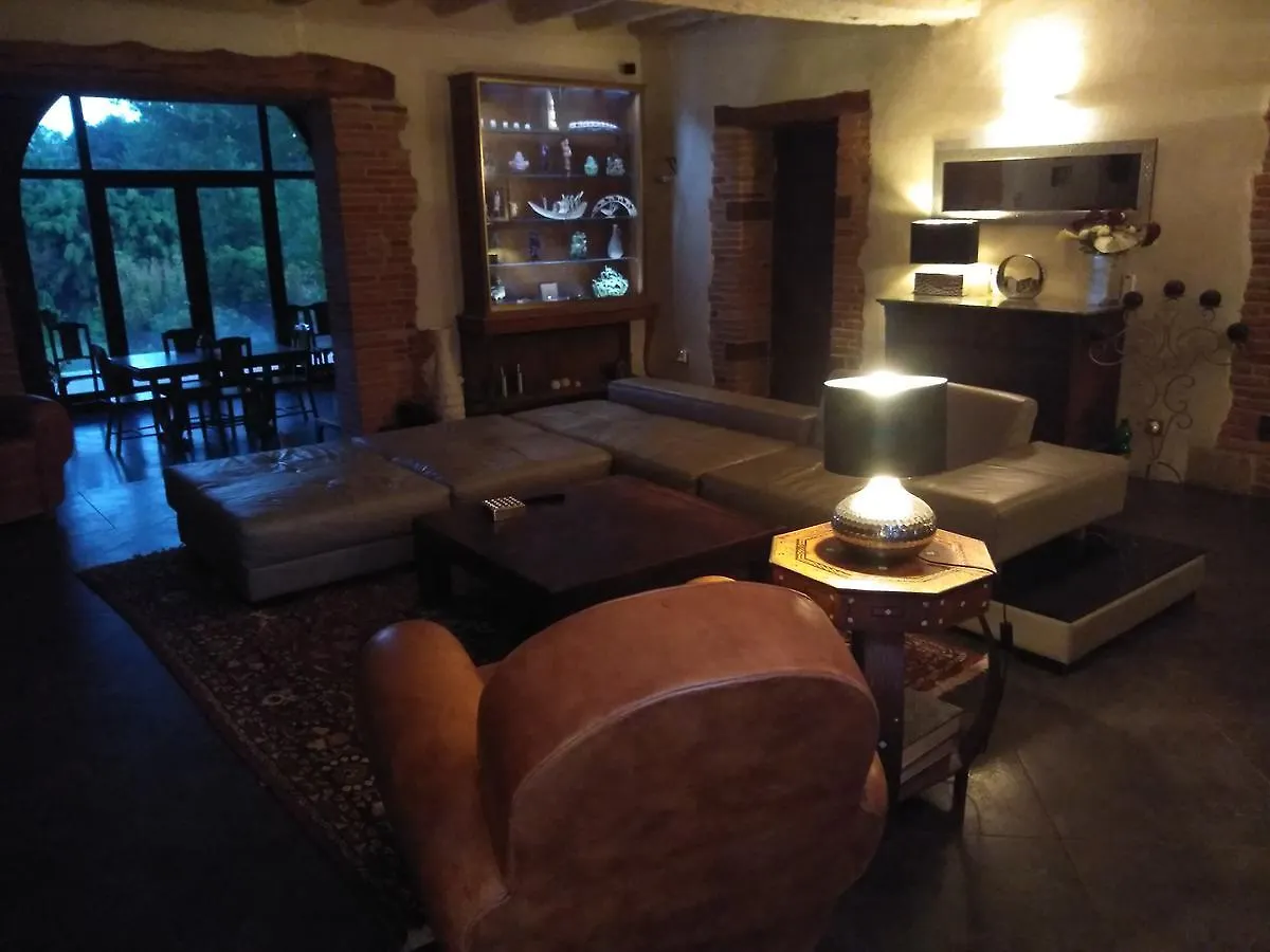 Domaine La Baronne Bed & Breakfast Buzet-sur-Tarn 0*,